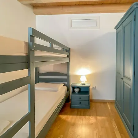 Volme By Interhome * פולה